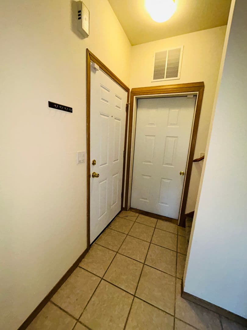 Puyallup Apartment: 97TH AVE E