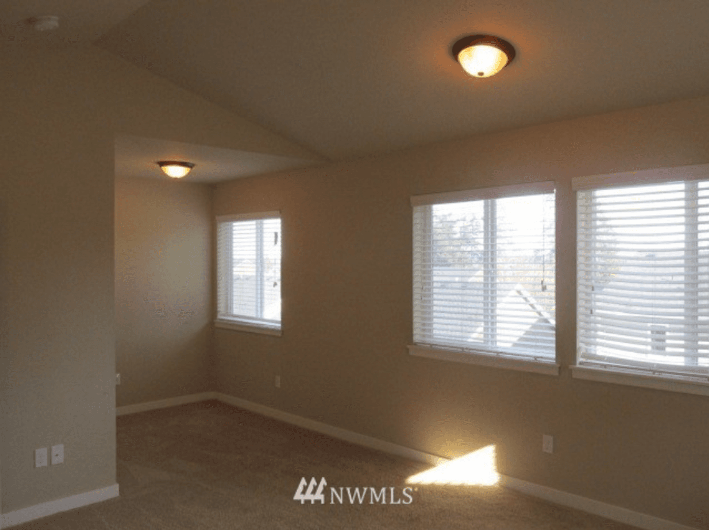 Spanaway House: 20305 40th Ave E
