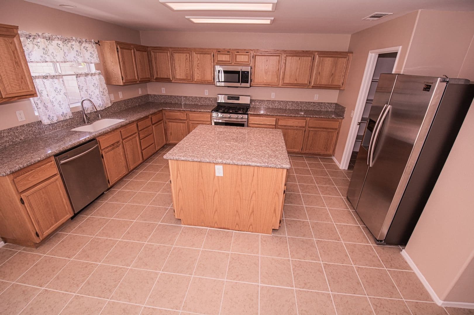 Fontana House: 7237 Oak Tree Place