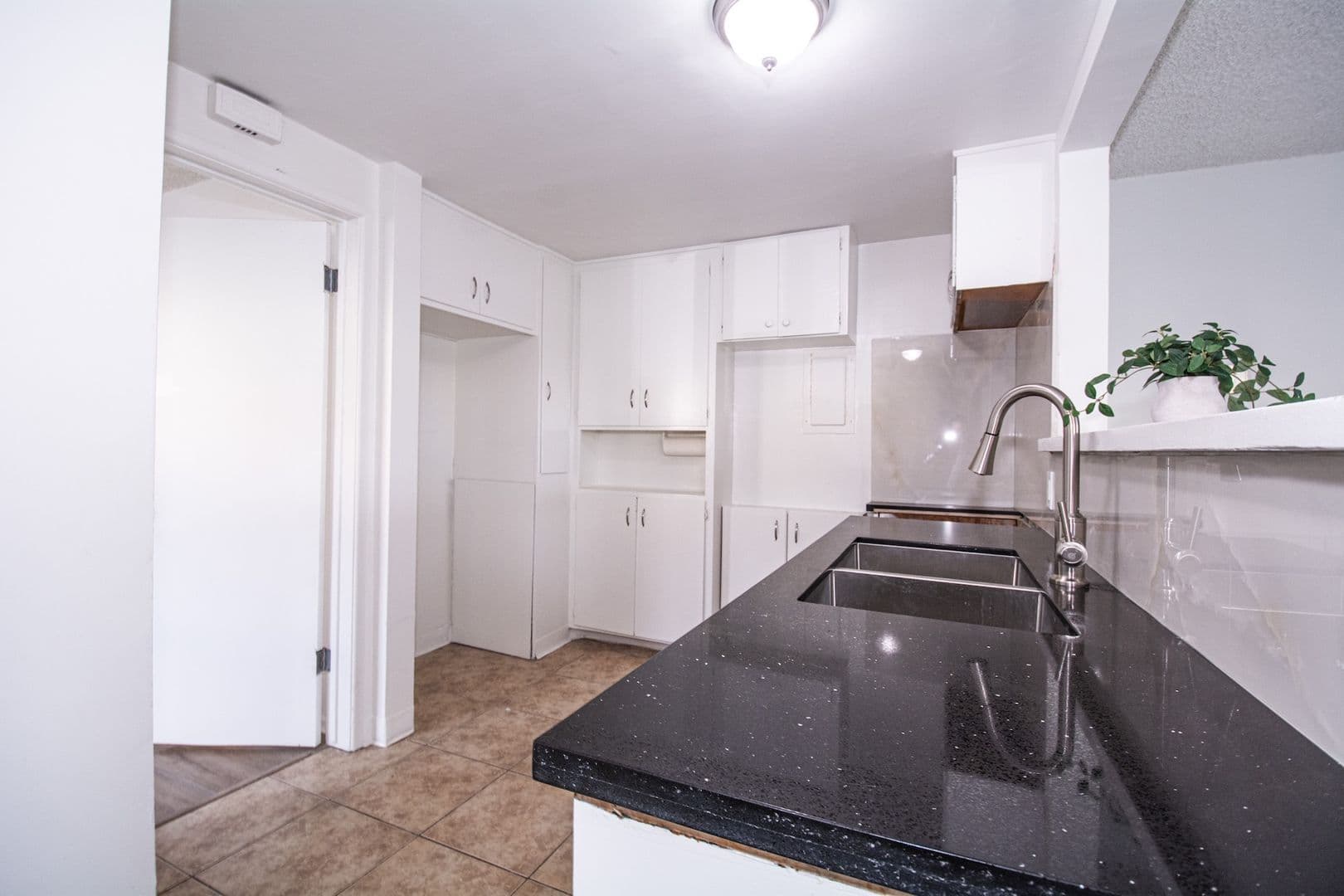 Pomona Condo: 1652 E Kingsley Avenue