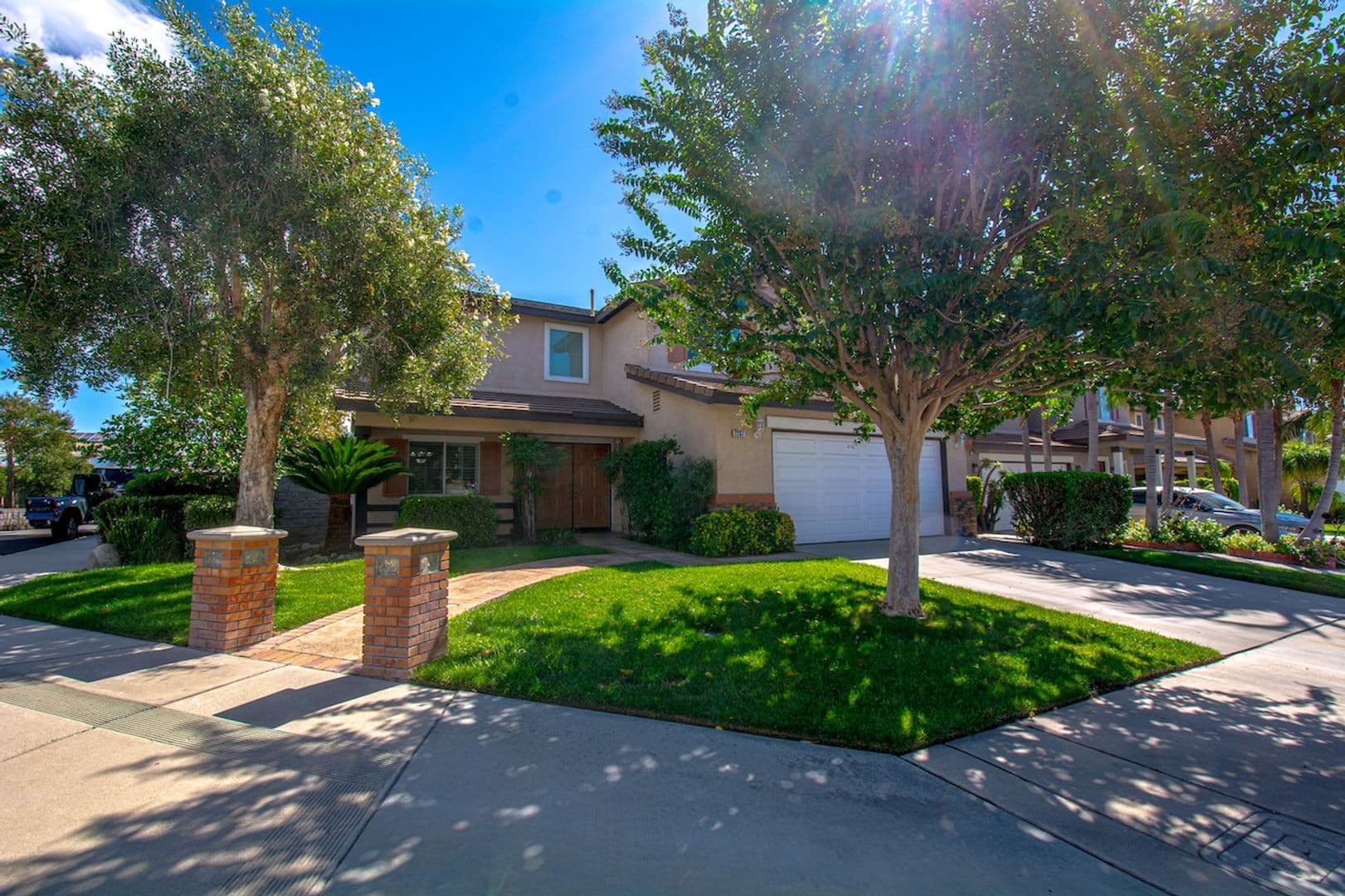 Fontana House: 7237 Oak Tree Place