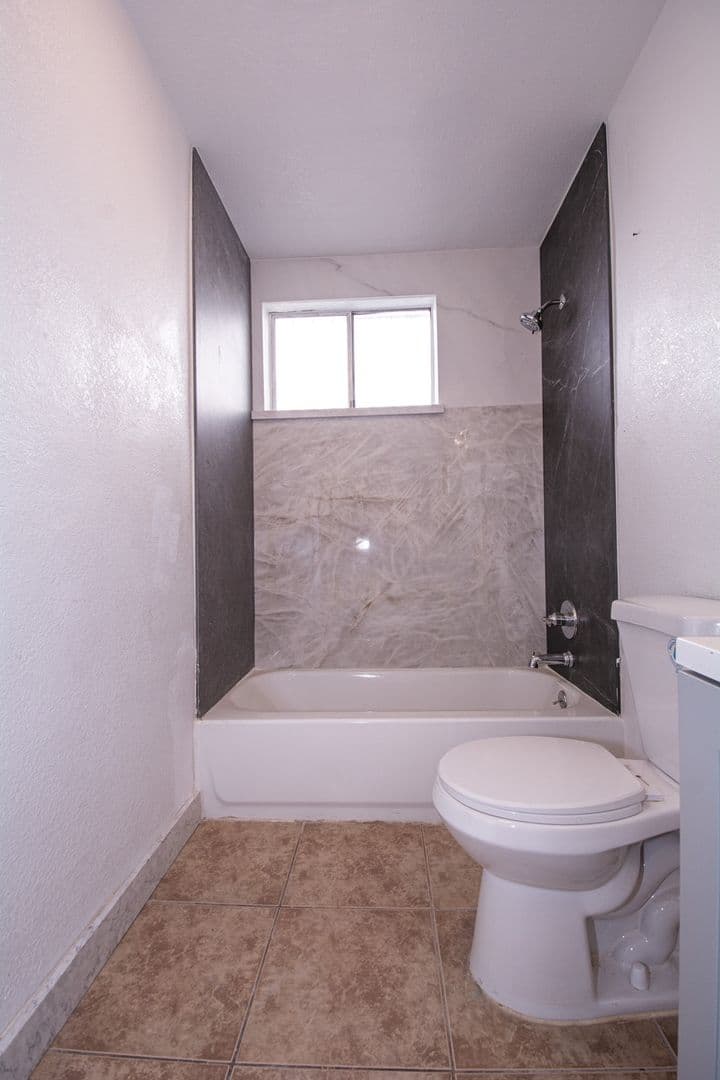 Pomona Condo: 1652 E Kingsley Avenue