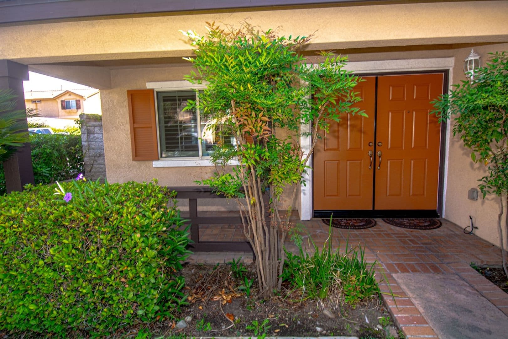 Fontana House: 7237 Oak Tree Place