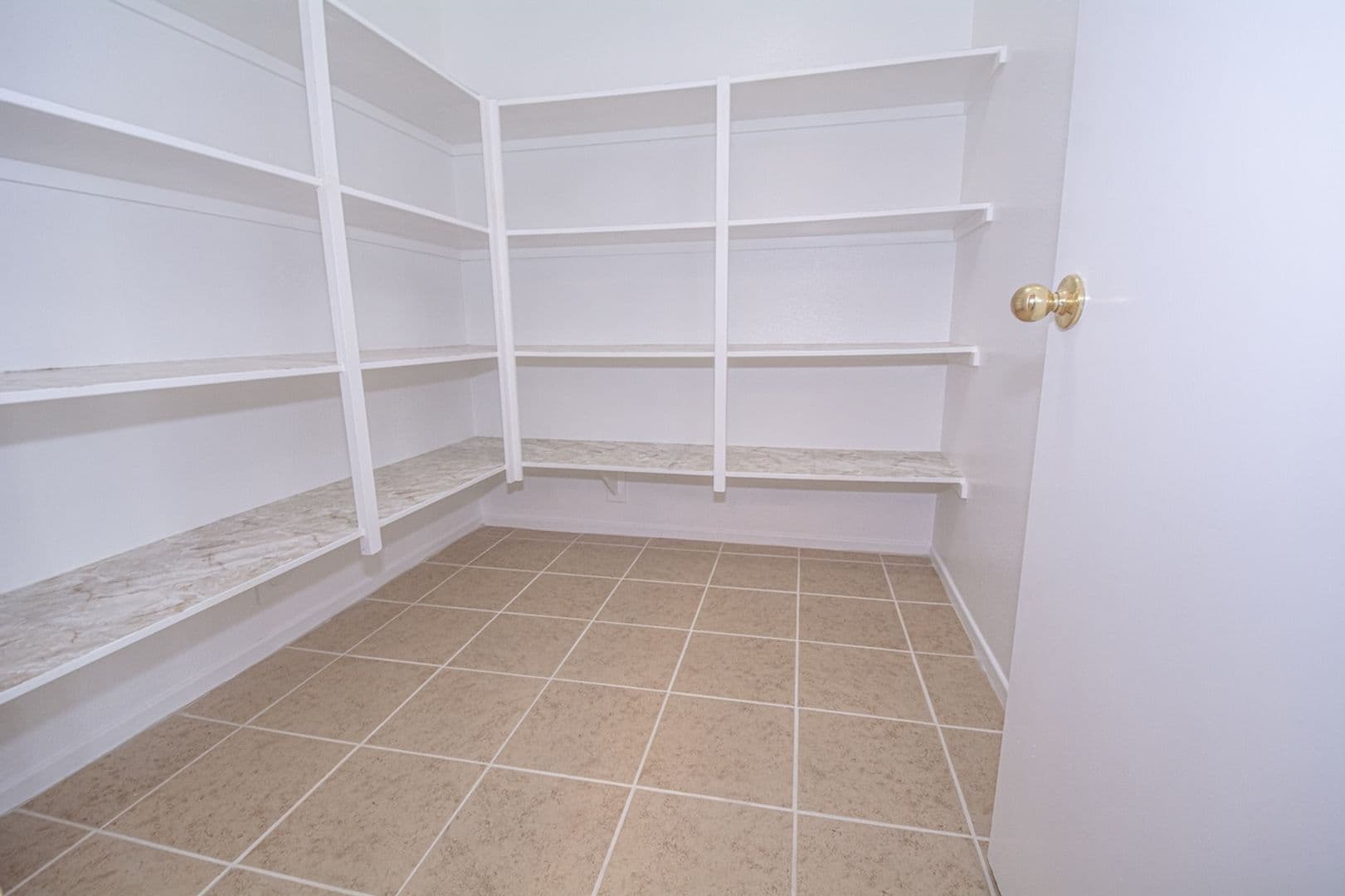 Fontana House: 7237 Oak Tree Place