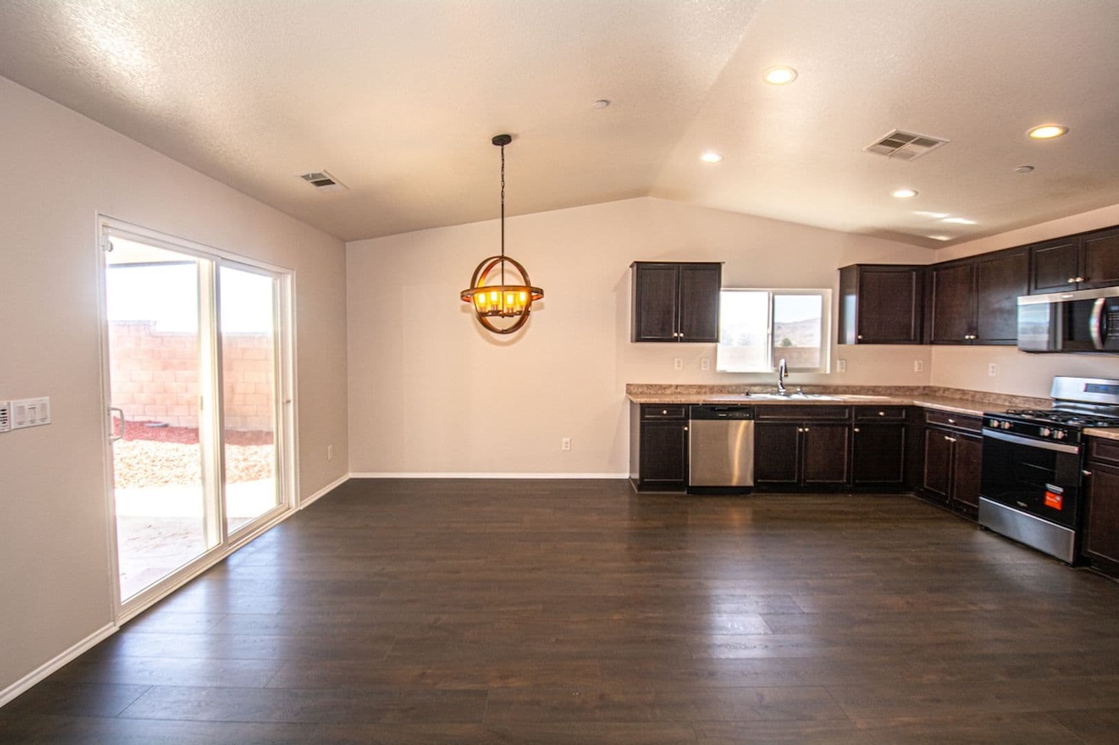 San Jacinto House: 1717 Ranch View Lane