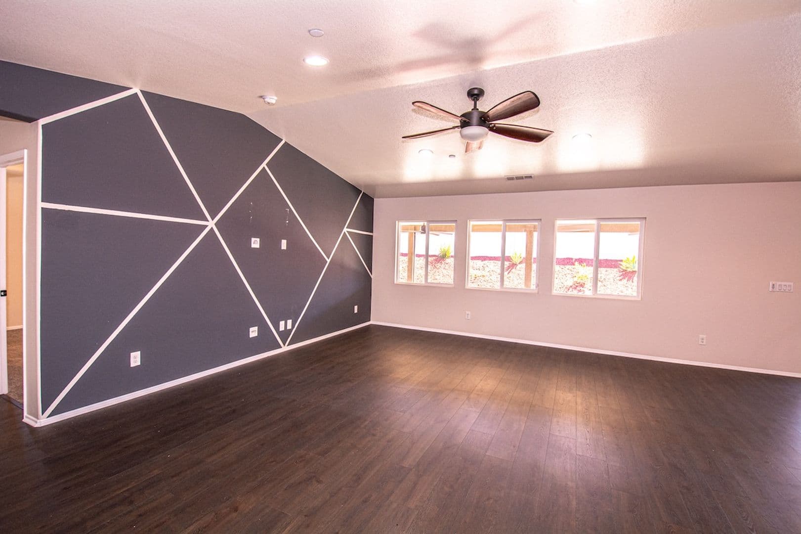 San Jacinto House: 1717 Ranch View Lane