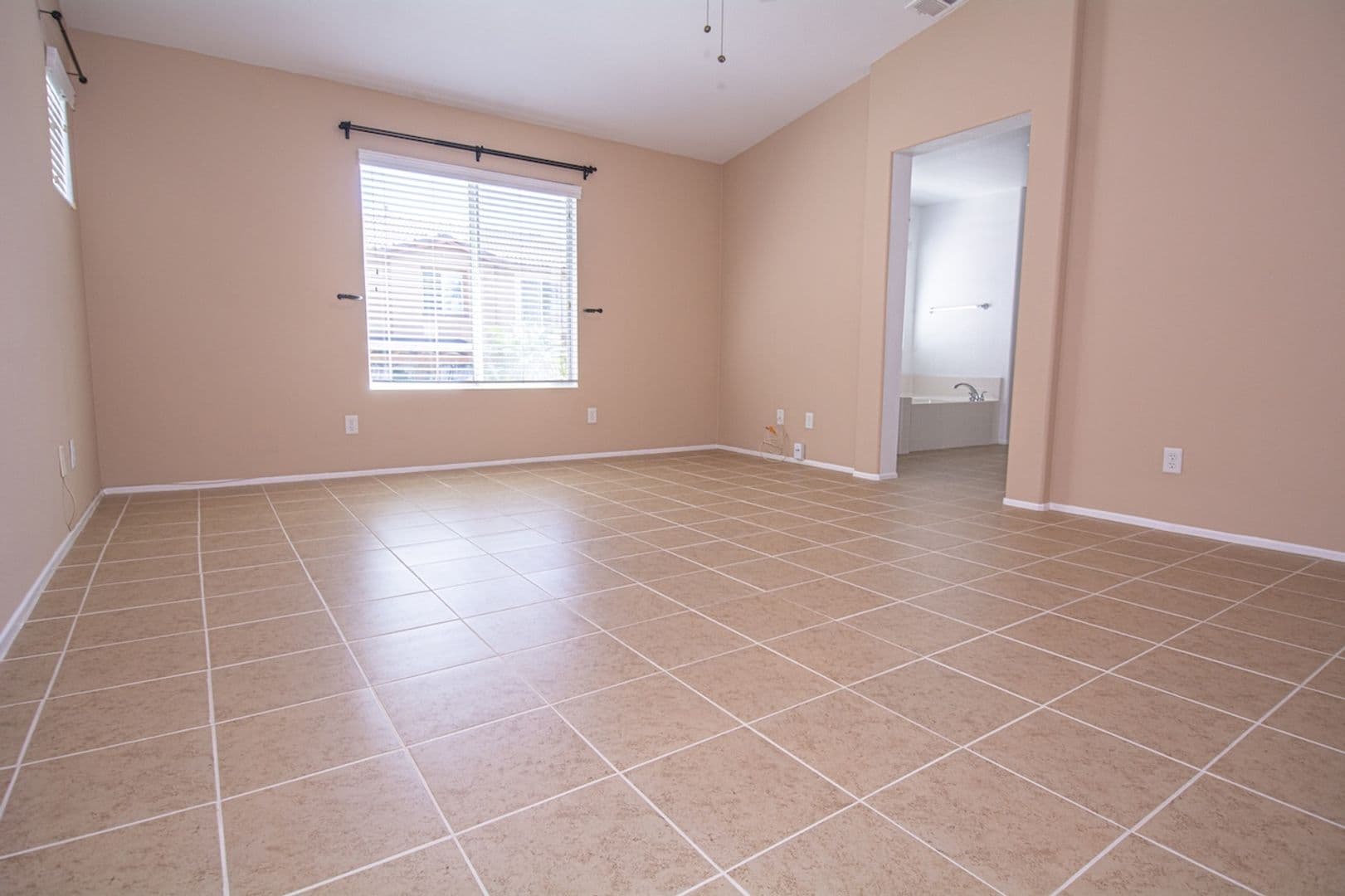 Fontana House: 7237 Oak Tree Place