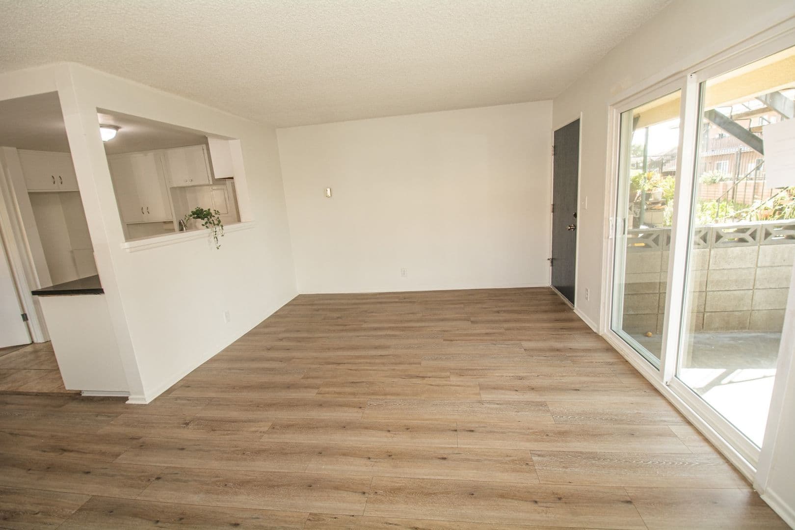 Pomona Condo: 1652 E Kingsley Avenue