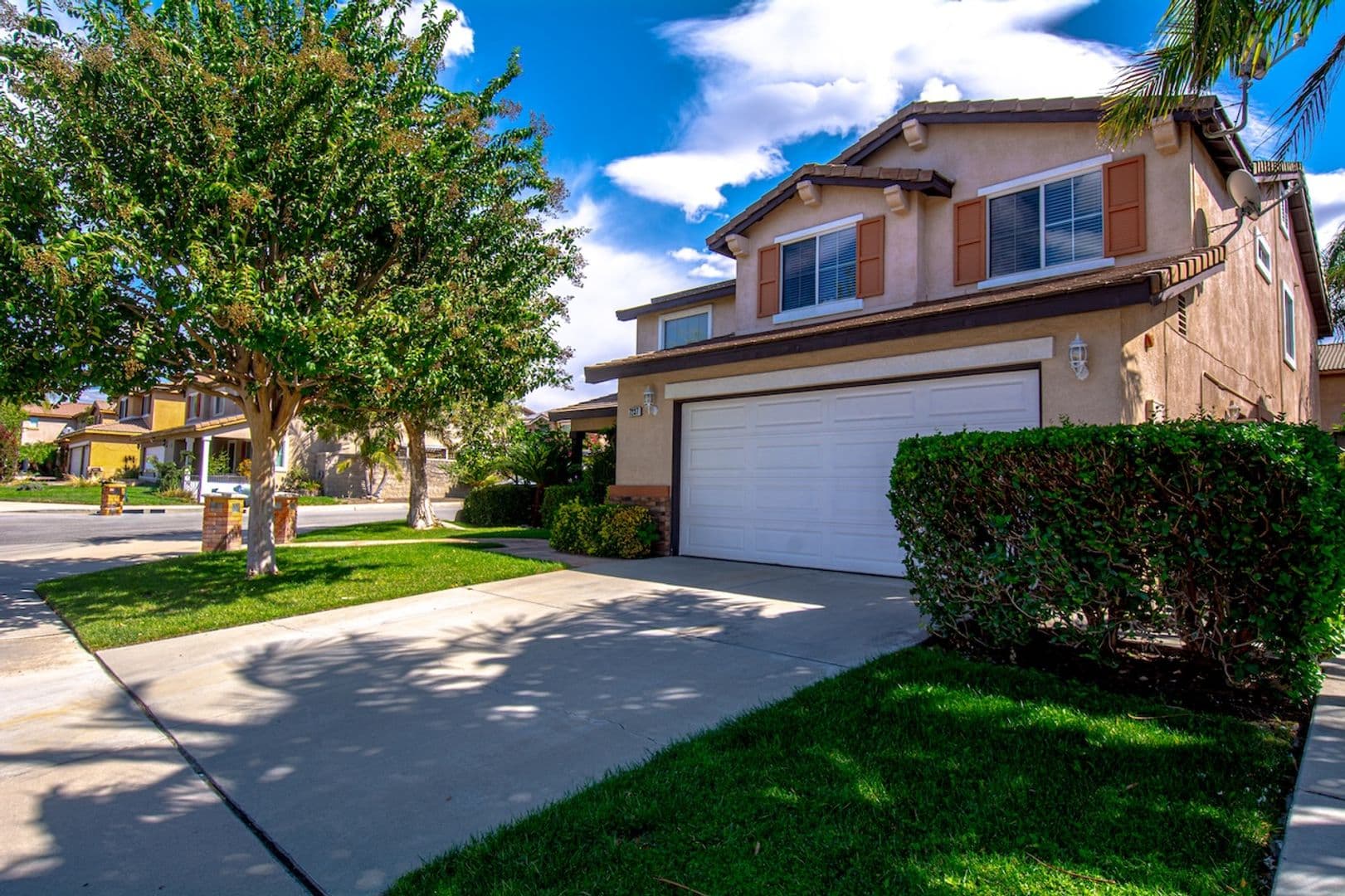 Fontana House: 7237 Oak Tree Place