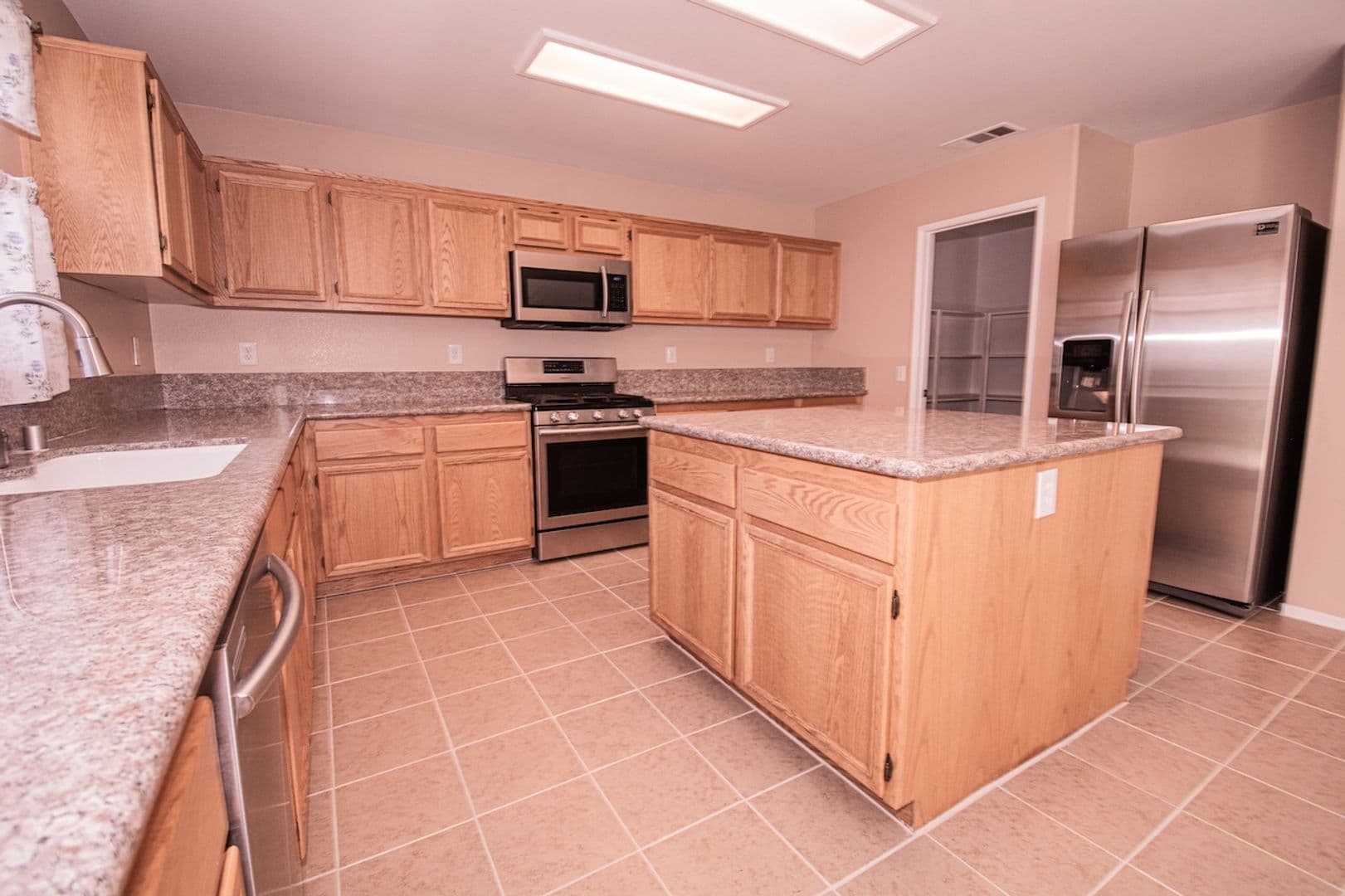 Fontana House: 7237 Oak Tree Place