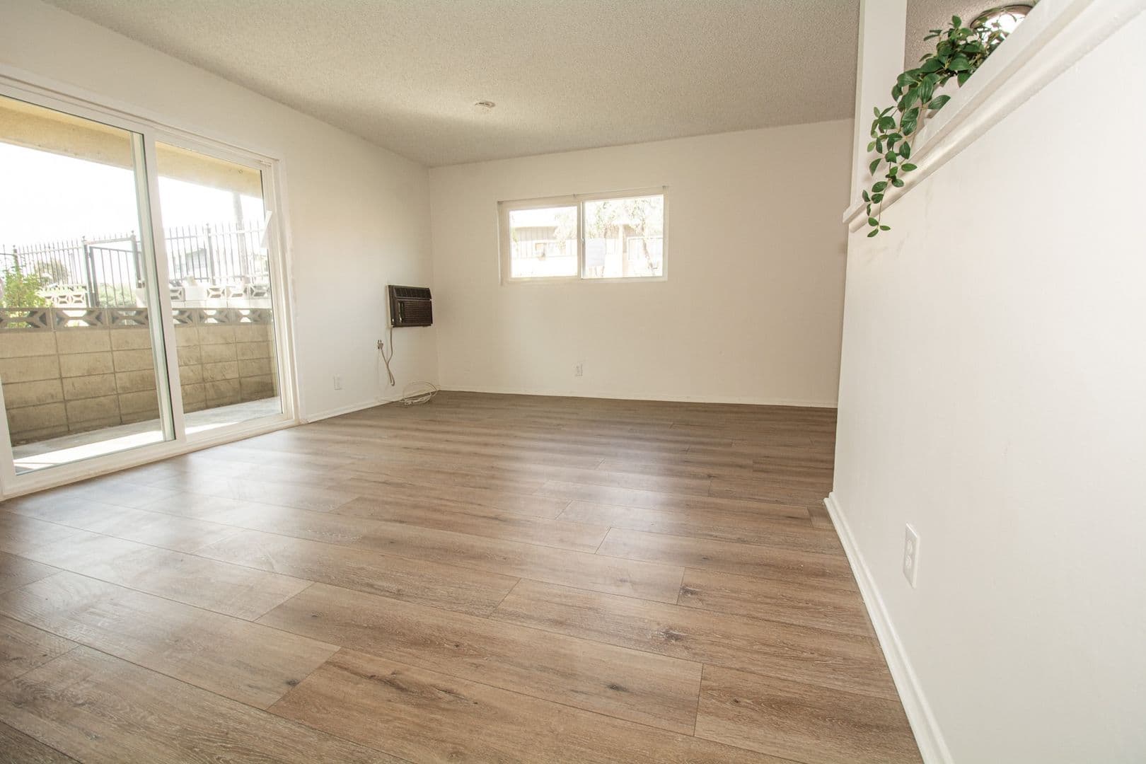 Pomona Condo: 1652 E Kingsley Avenue