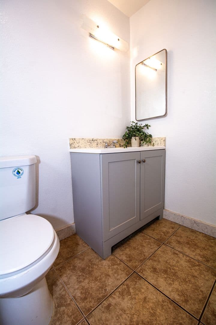 Pomona Condo: 1652 E Kingsley Avenue