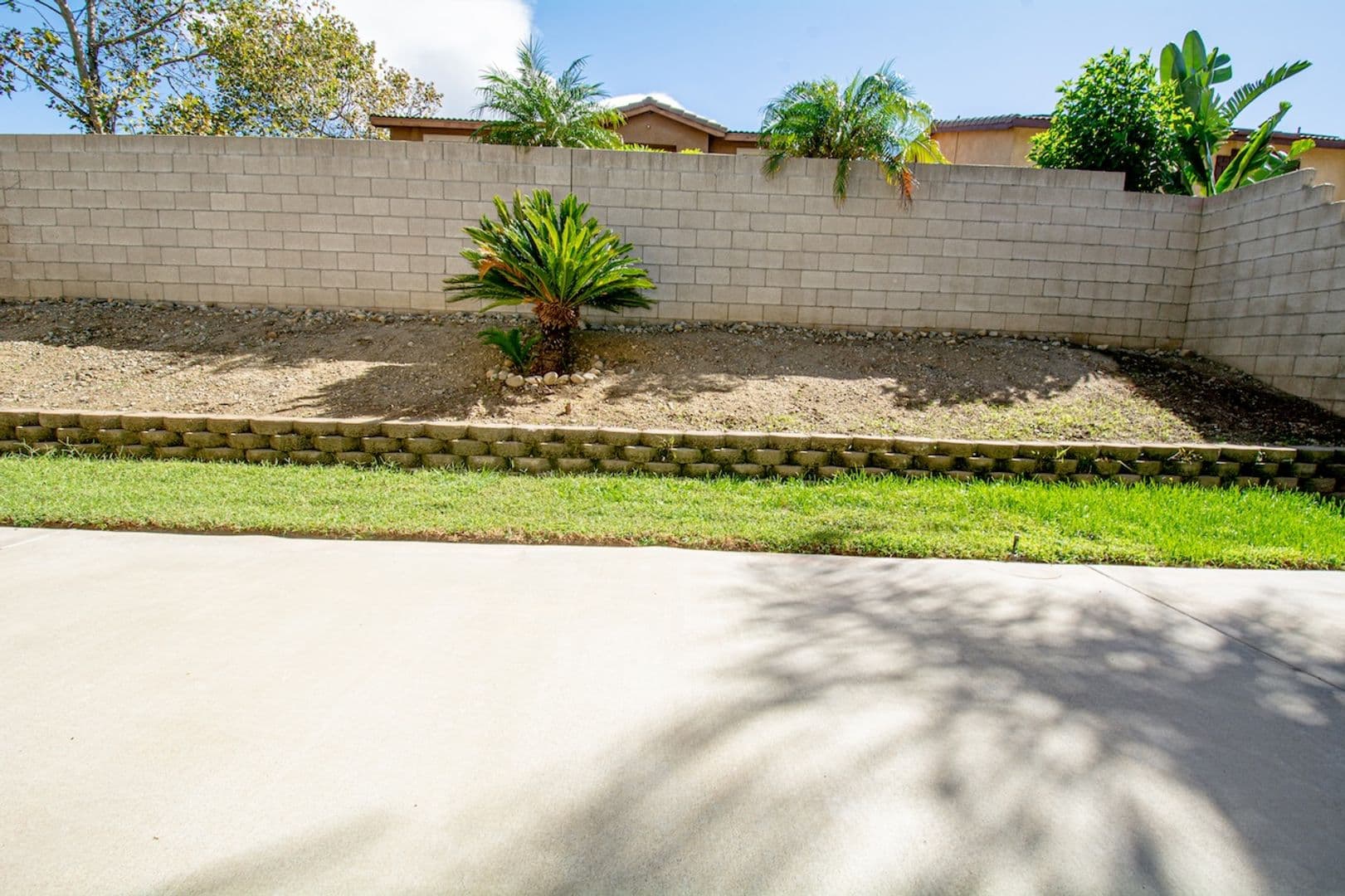 Fontana House: 7237 Oak Tree Place