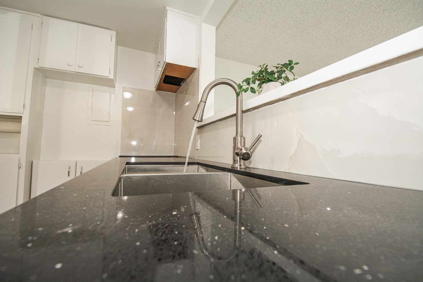 Pomona Condo: 1652 E Kingsley Avenue