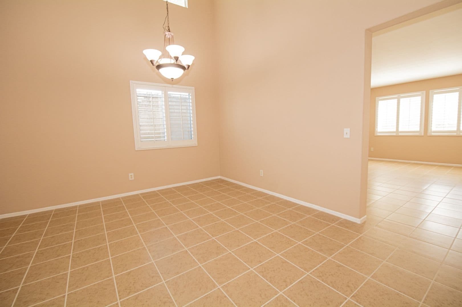 Fontana House: 7237 Oak Tree Place