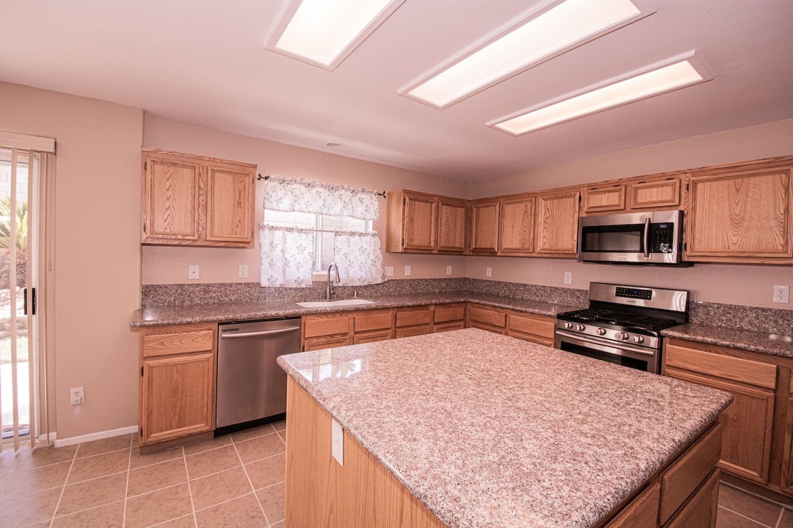 Fontana House: 7237 Oak Tree Place