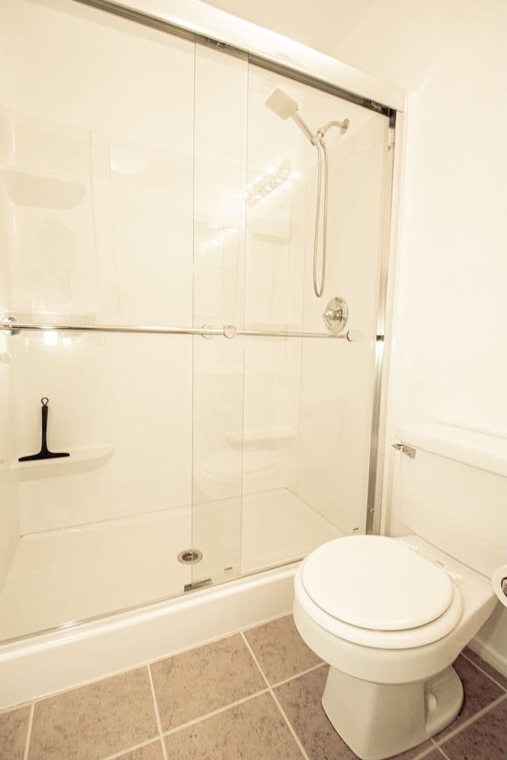 Fontana House: 7237 Oak Tree Place