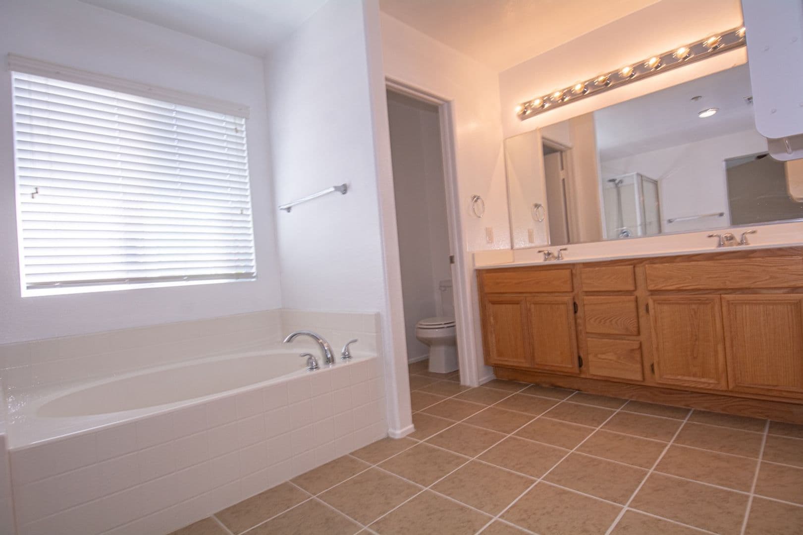 Fontana House: 7237 Oak Tree Place