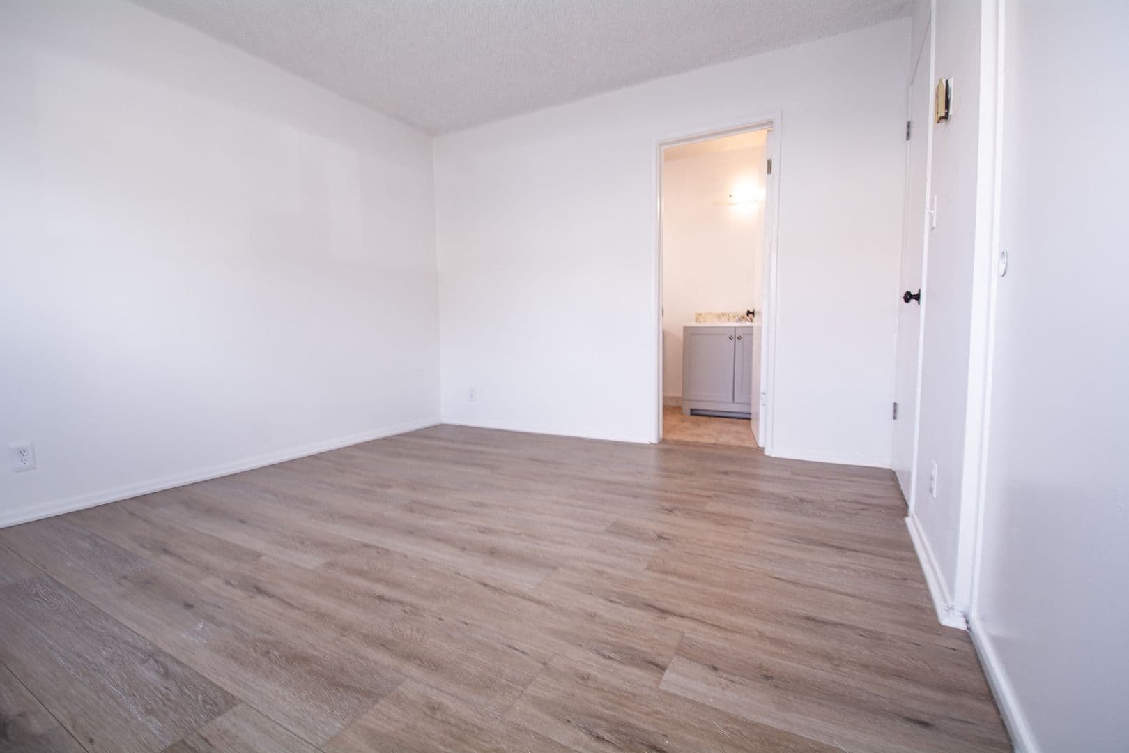 Pomona Condo: 1652 E Kingsley Avenue