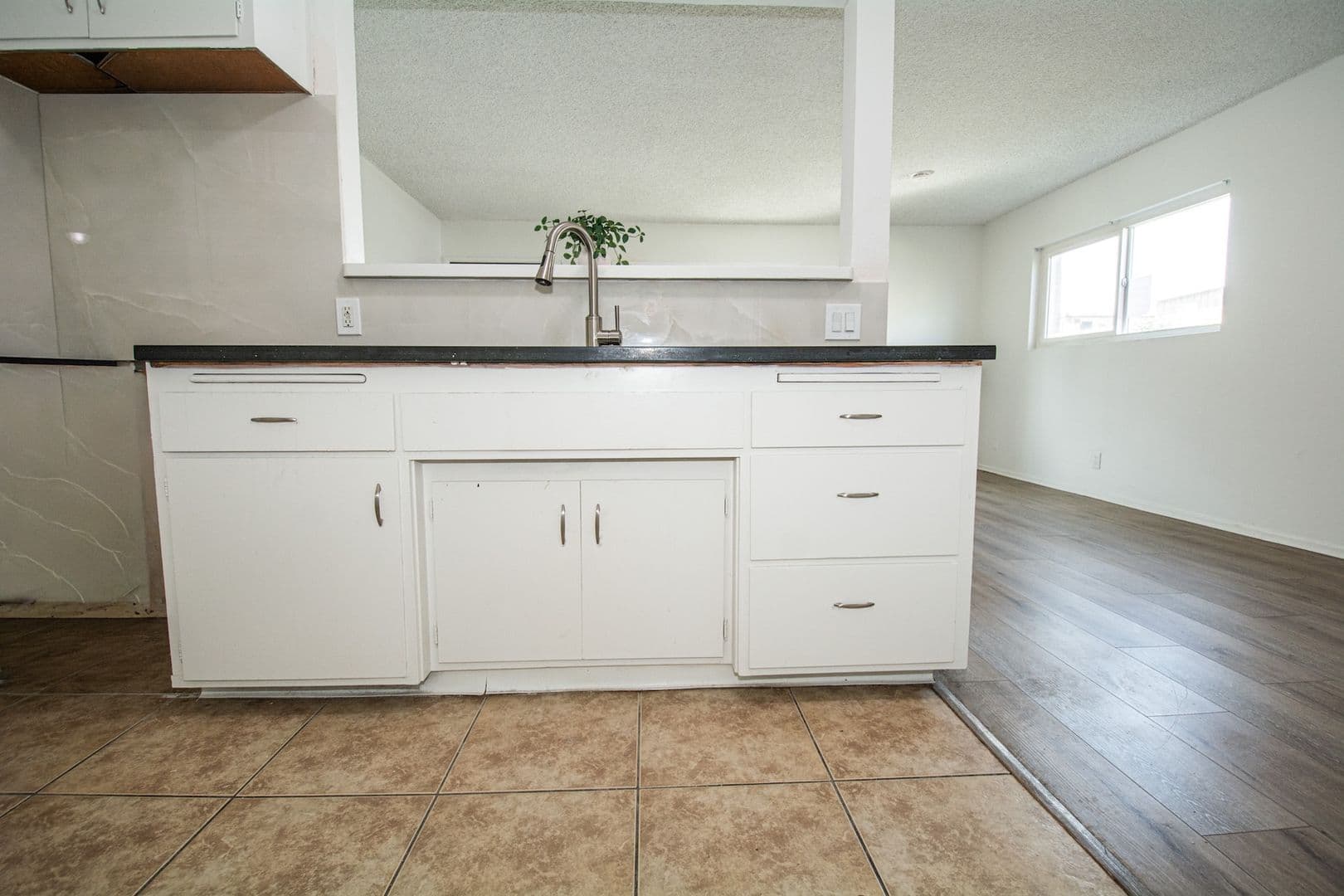 Pomona Condo: 1652 E Kingsley Avenue