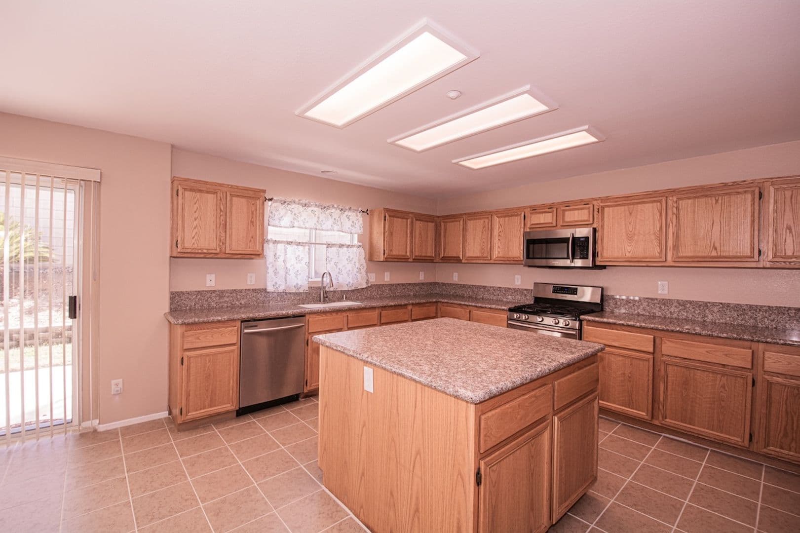 Fontana House: 7237 Oak Tree Place
