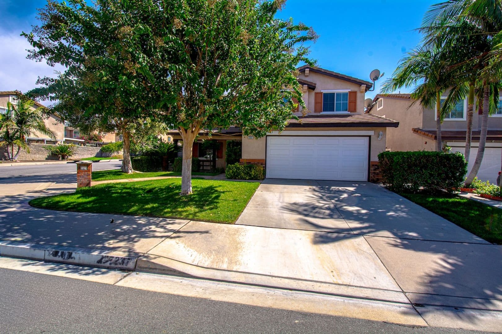 Fontana House: 7237 Oak Tree Place