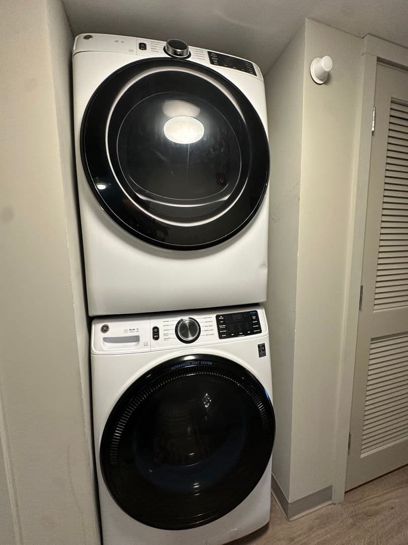 Ithaca Apartment: 126 College Ave