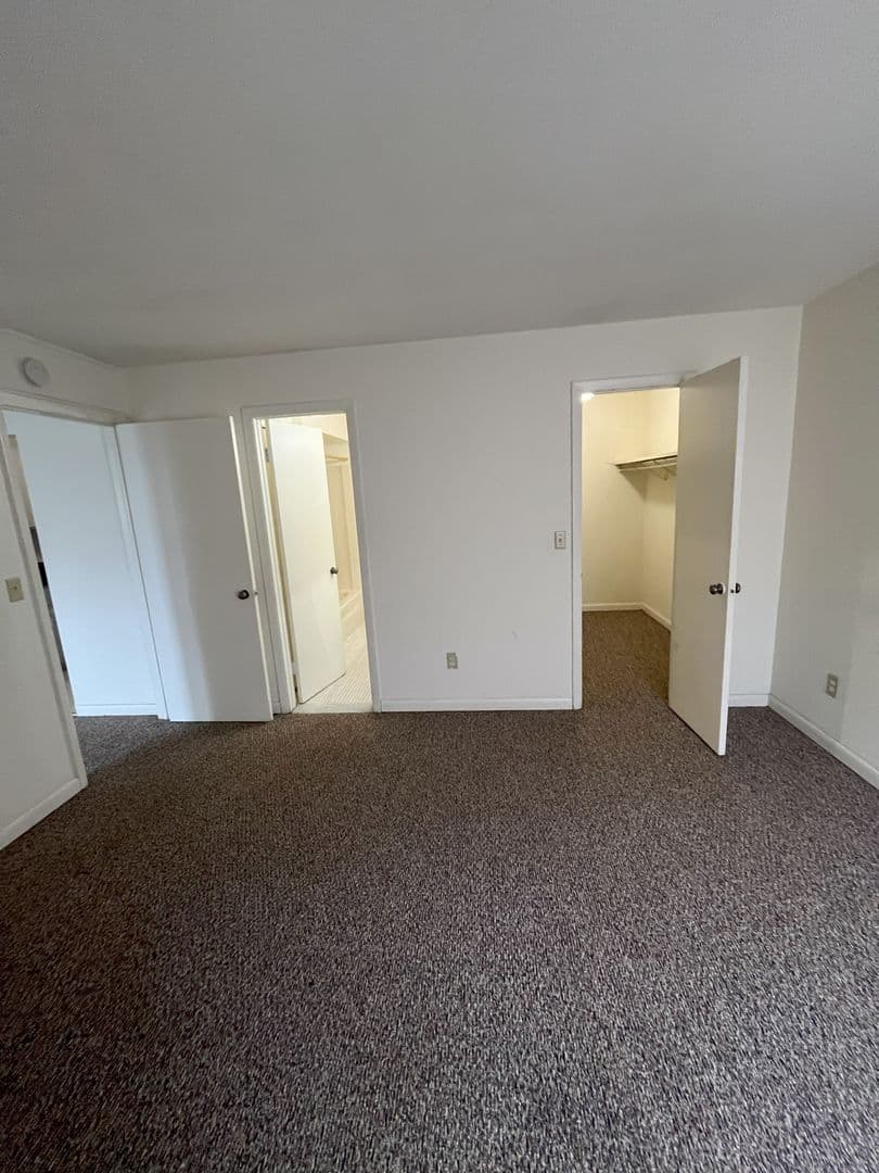 Ithaca Apartment: 87 Uptown Rd