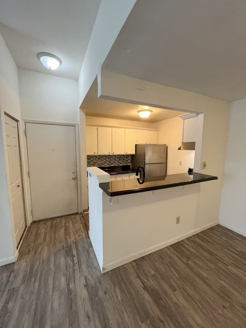 Ithaca Apartment: 87 Uptown Rd