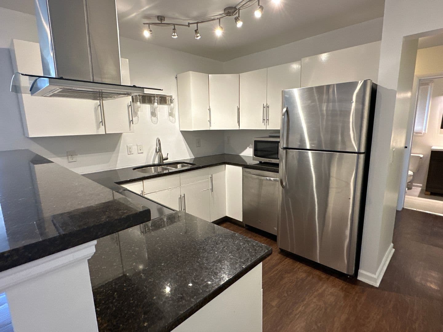 Ithaca Apartment: 702 Hudson St
