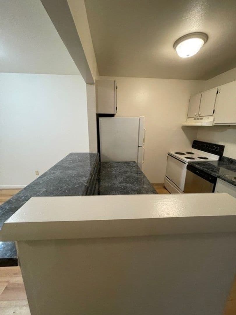 Ithaca Apartment: 87 Uptown Rd