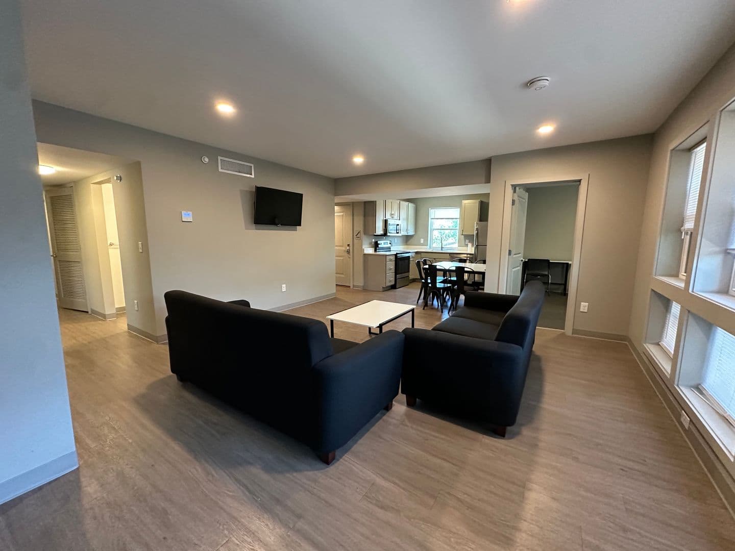 Ithaca Apartment: 126 College Ave