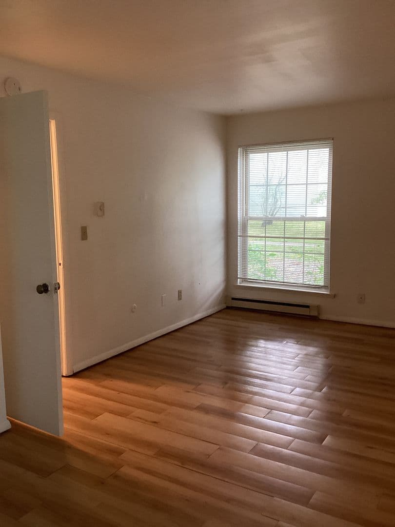 Ithaca Apartment: 87 Uptown Rd