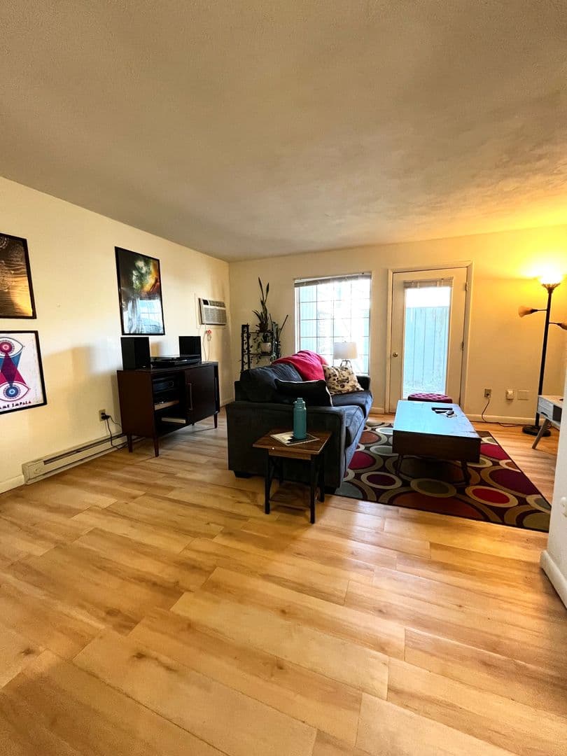 Ithaca Apartment: 87 Uptown Rd