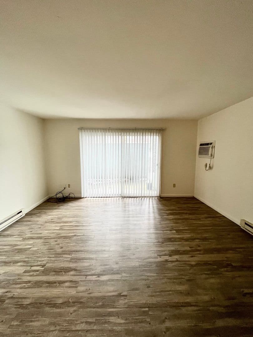 Ithaca Apartment: 87 Uptown Rd