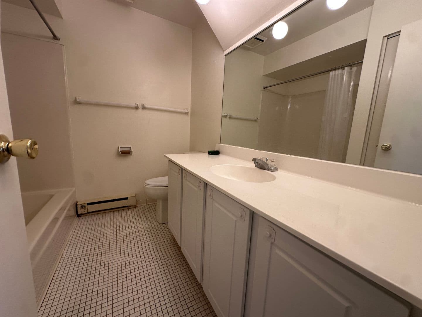 Ithaca Apartment: 87 Uptown Rd