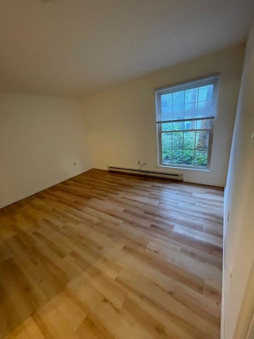 Ithaca Apartment: 87 Uptown Rd