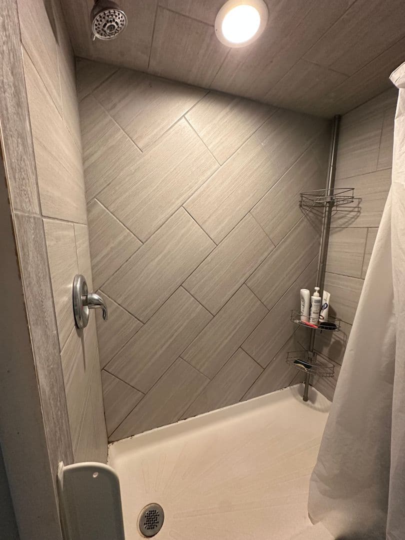 Ithaca Apartment: 702 Hudson St