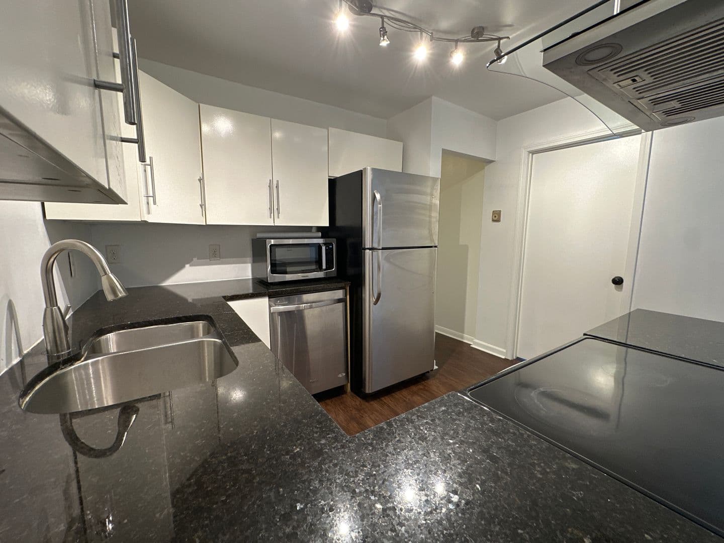 Ithaca Apartment: 702 Hudson St