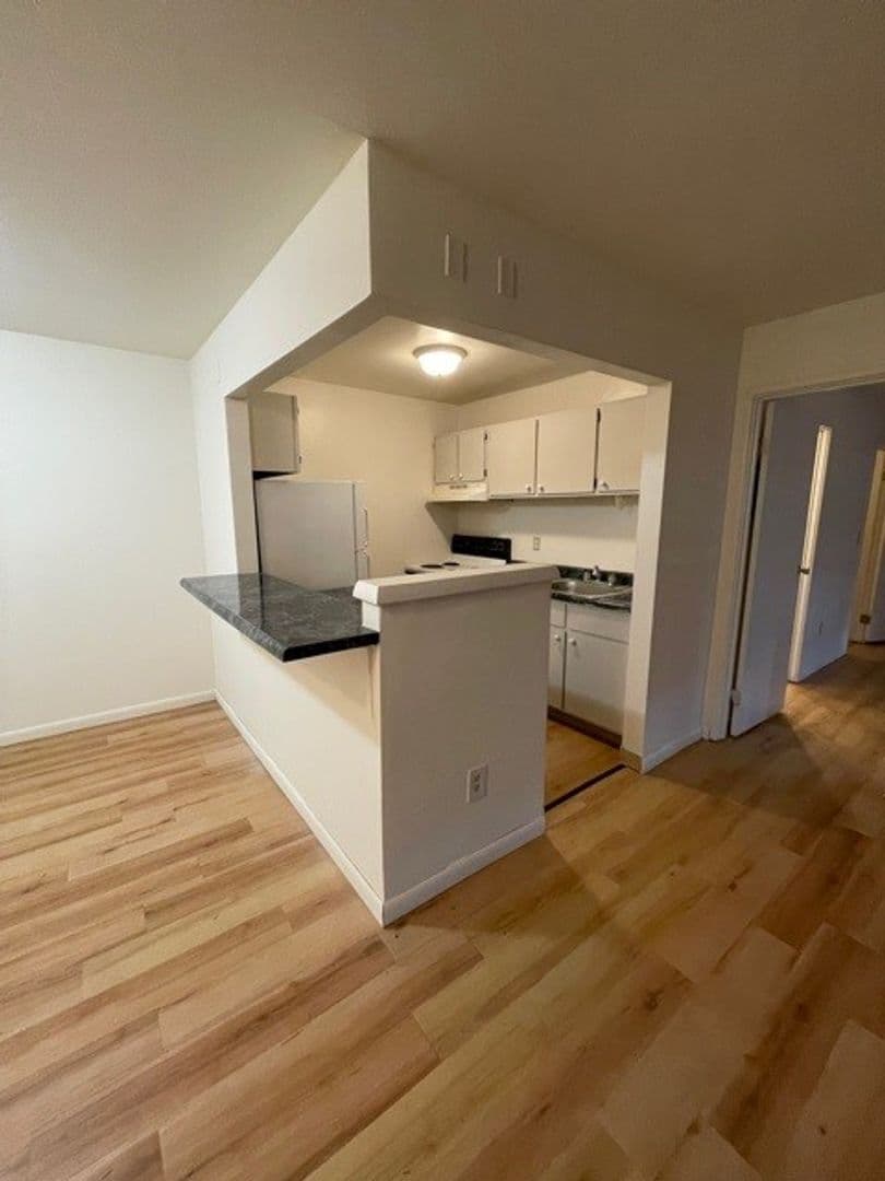 Ithaca Apartment: 87 Uptown Rd