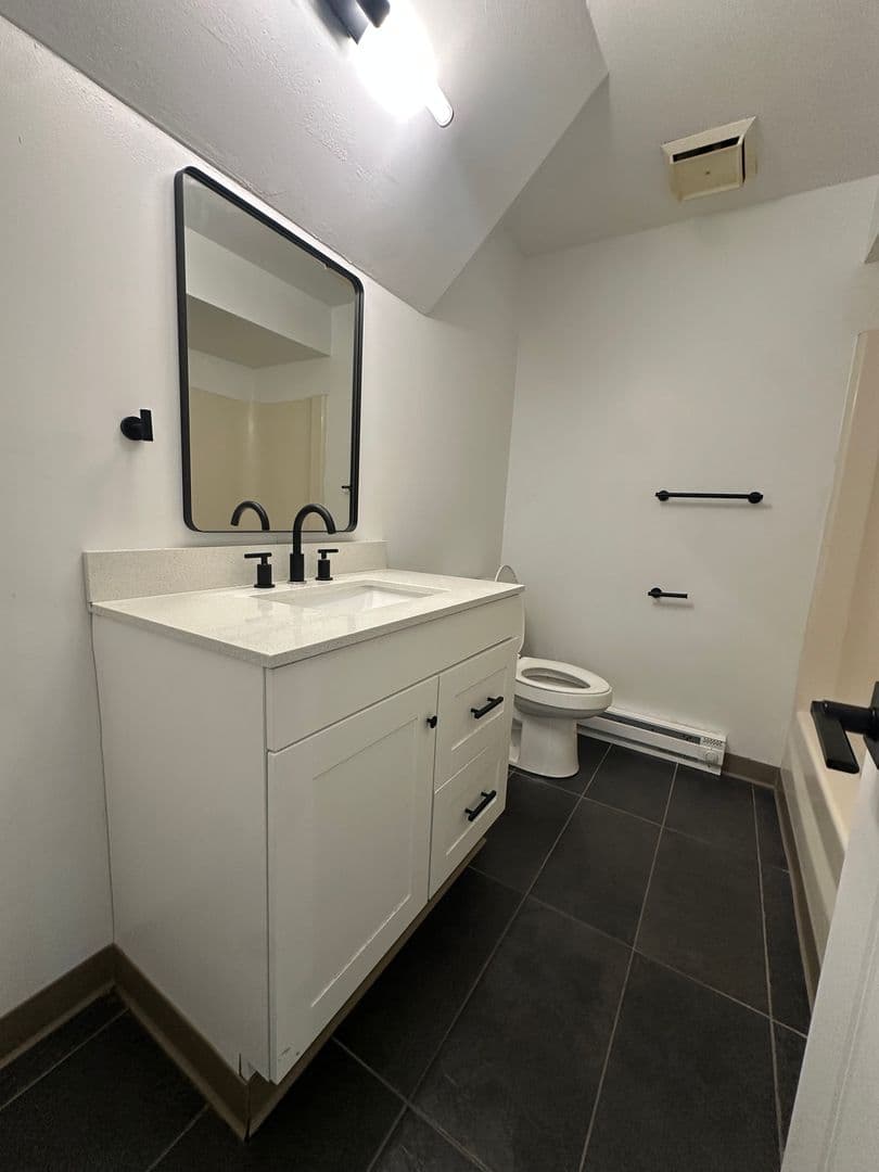Ithaca Apartment: 87 Uptown Rd