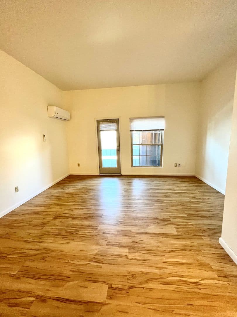 Ithaca Apartment: 87 Uptown Rd