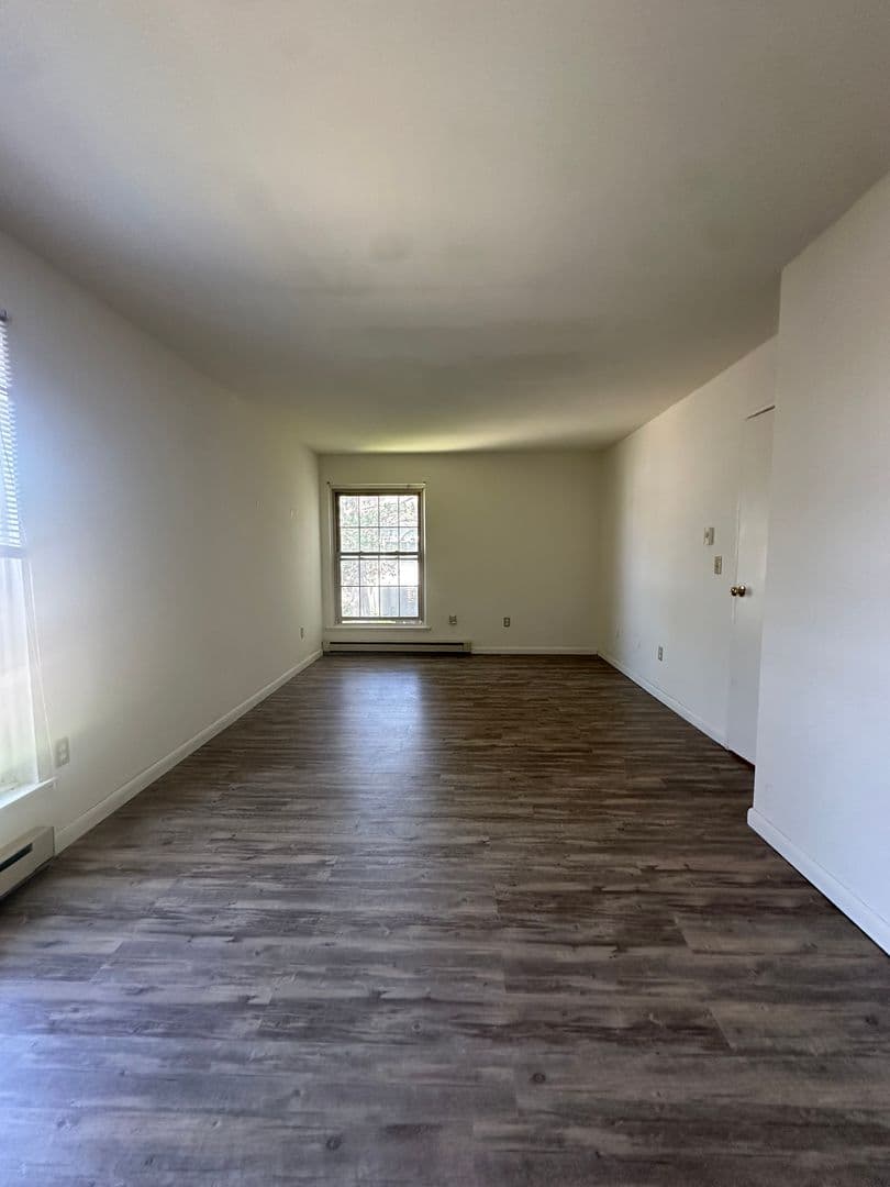 Ithaca Apartment: 87 Uptown Rd