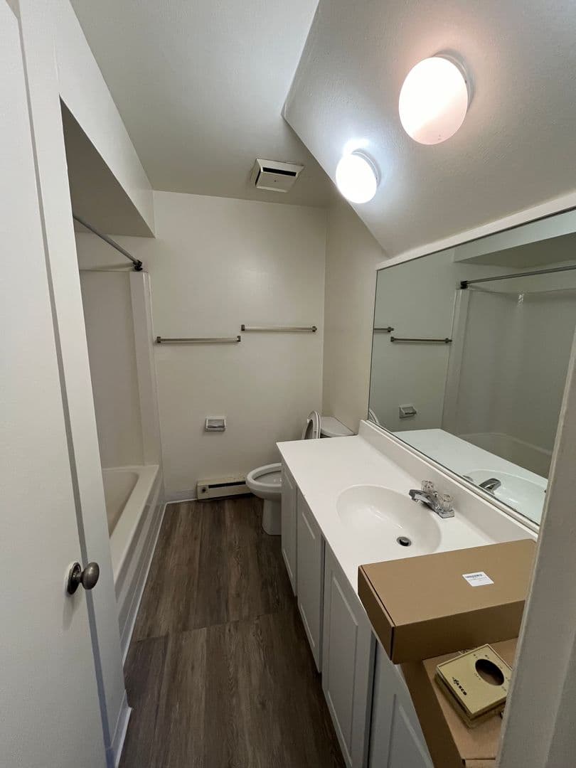 Ithaca Apartment: 87 Uptown Rd