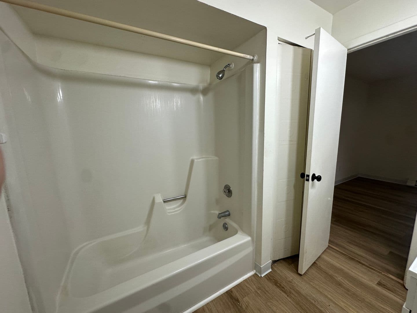 Ithaca Apartment: 87 Uptown Rd
