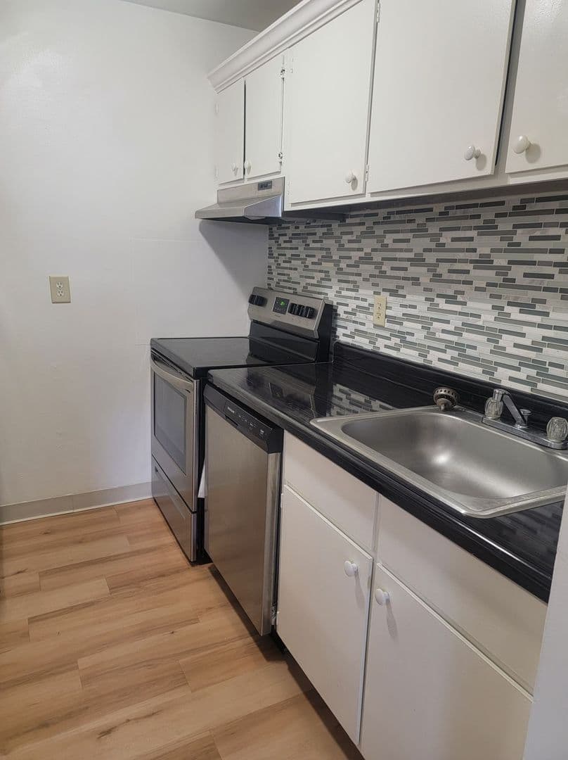 Ithaca Apartment: 87 Uptown Rd