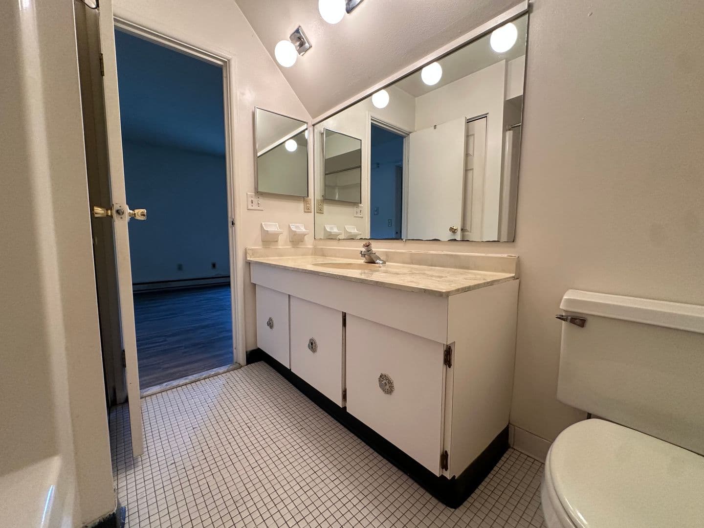 Ithaca Apartment: 87 Uptown Rd