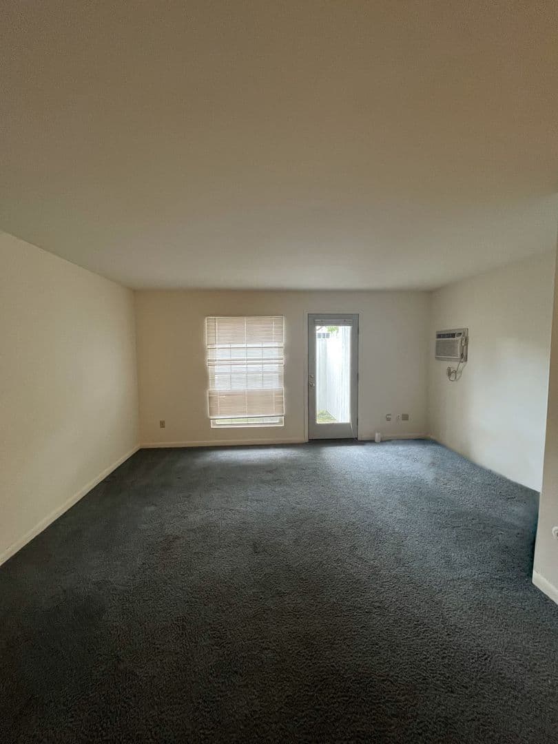 Ithaca Apartment: 87 Uptown Rd