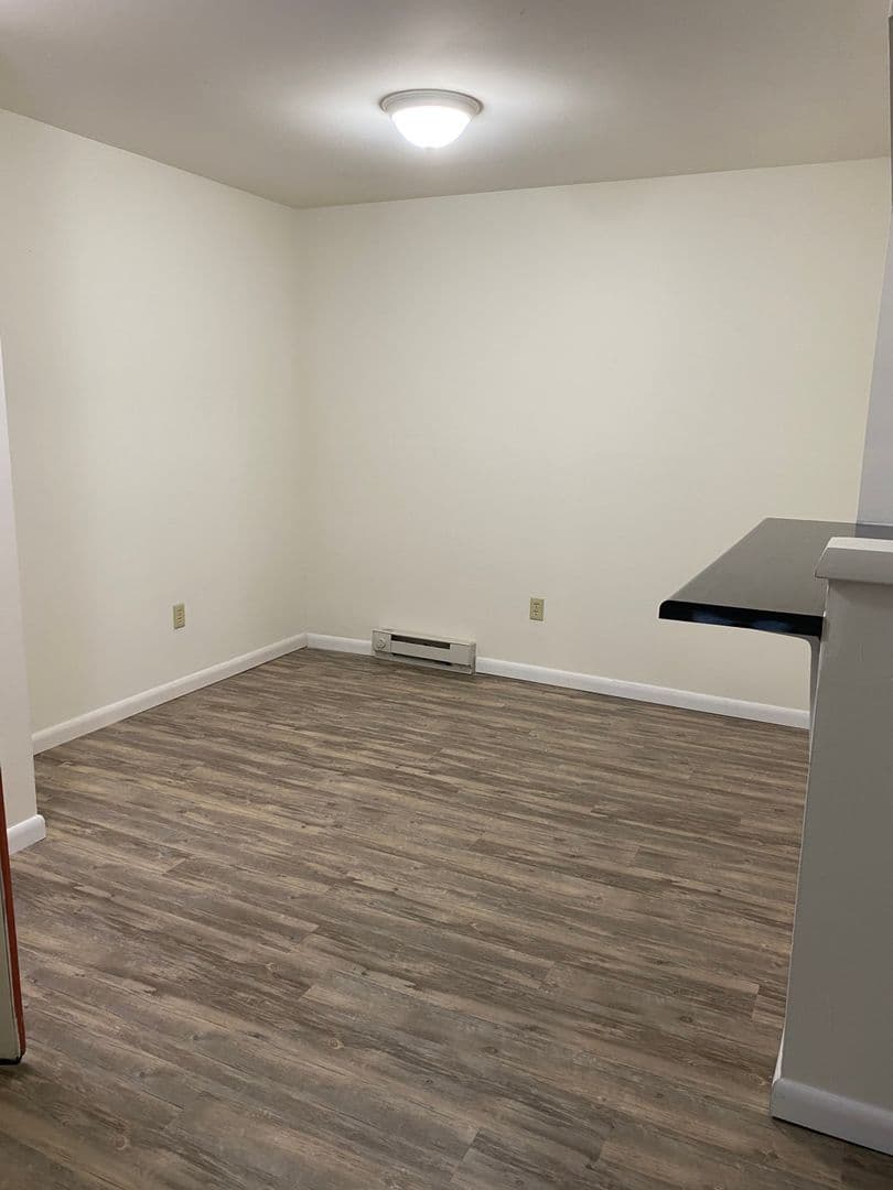 Ithaca Apartment: 87 Uptown Rd