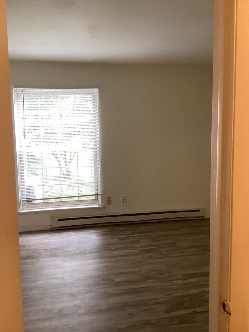 Ithaca Apartment: 87 Uptown Rd